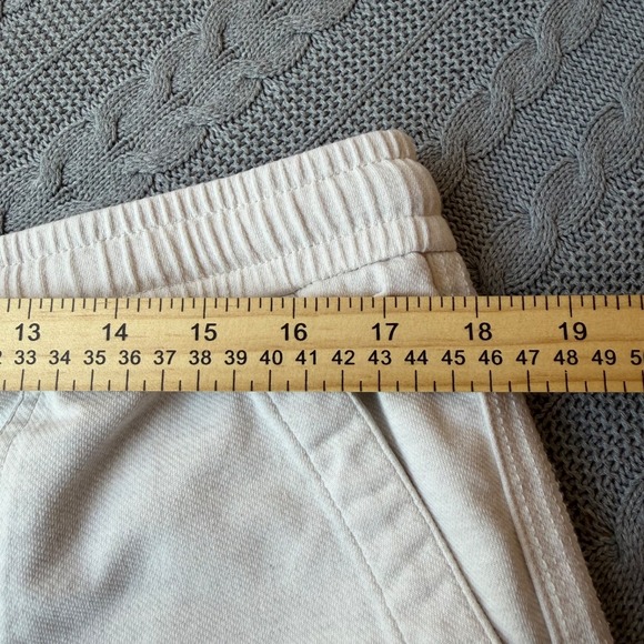 Athleta Shorts 14 Tall Beige Farallon Heathered Knit Comfy Athletic Beach - Picture 3 of 5